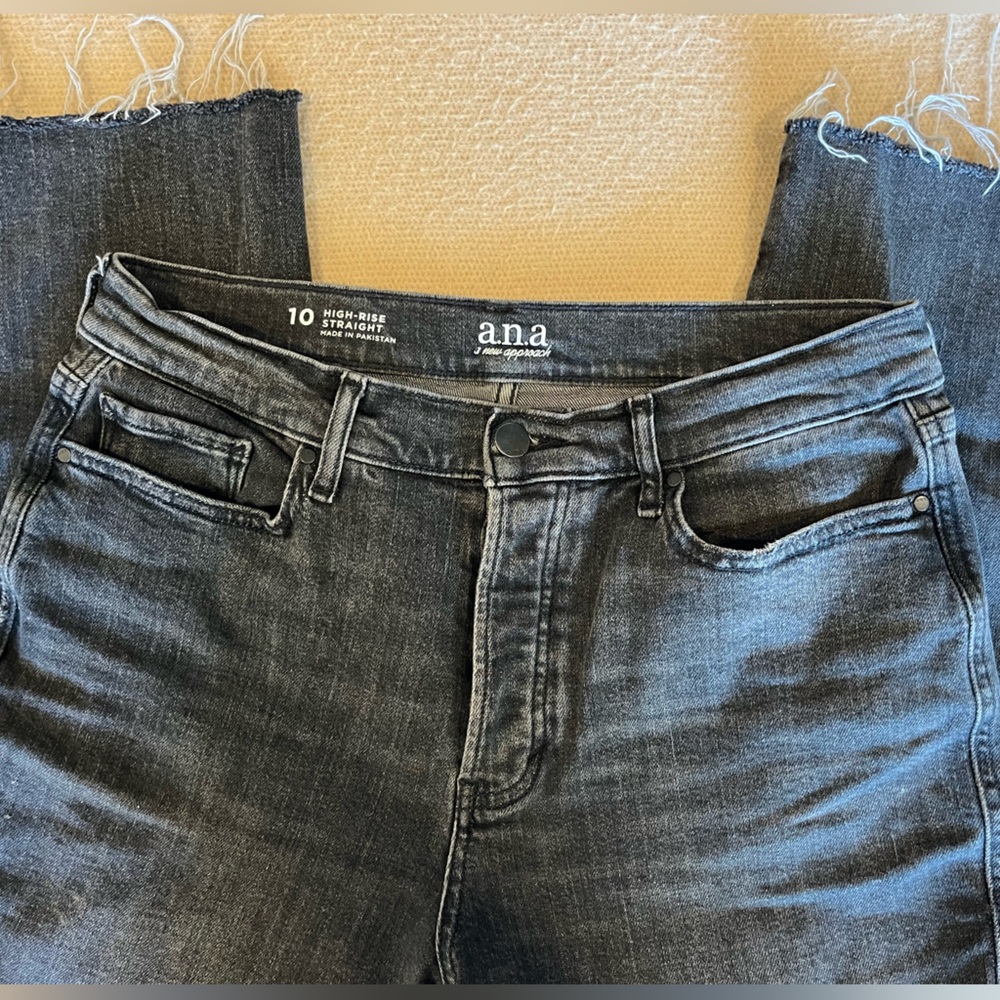 a.n.a High Rise Straight Jean - Picture 5 of 10
